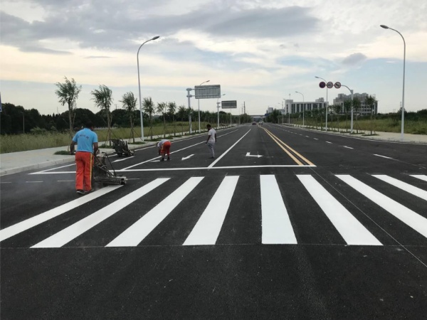 北仑夜间道路划线施工噪音太大扰民怎么办，这事儿到底该怎么破？